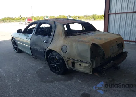 2005 Lincoln Town Car Signature from USA, damaged, VIN 1LNHM81W05Y614947